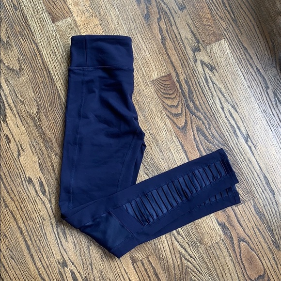 ALO Yoga Pants - Alo Yoga High Rise Rich Navy Moto Leggings